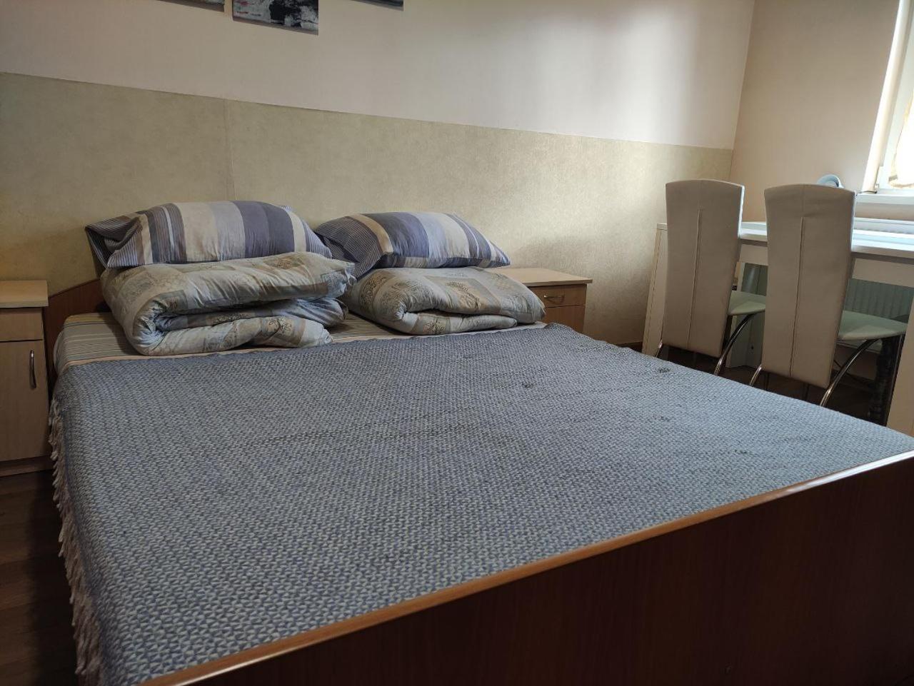 Guest House Mandrivnyi Rooms&Apartments Yasinia Exterior foto