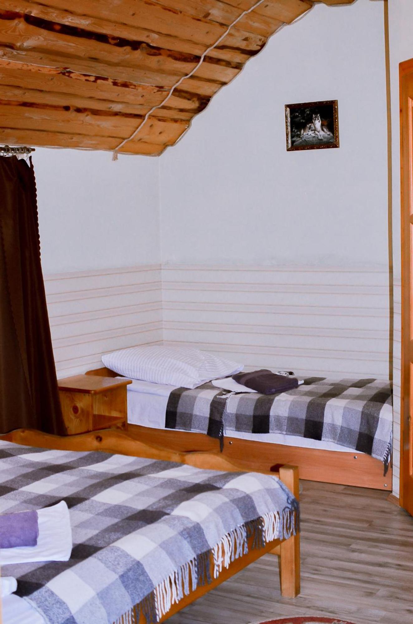 Guest House Mandrivnyi Rooms&Apartments Yasinia Exterior foto
